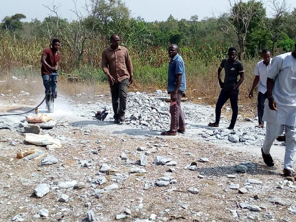 Rock sampling on site